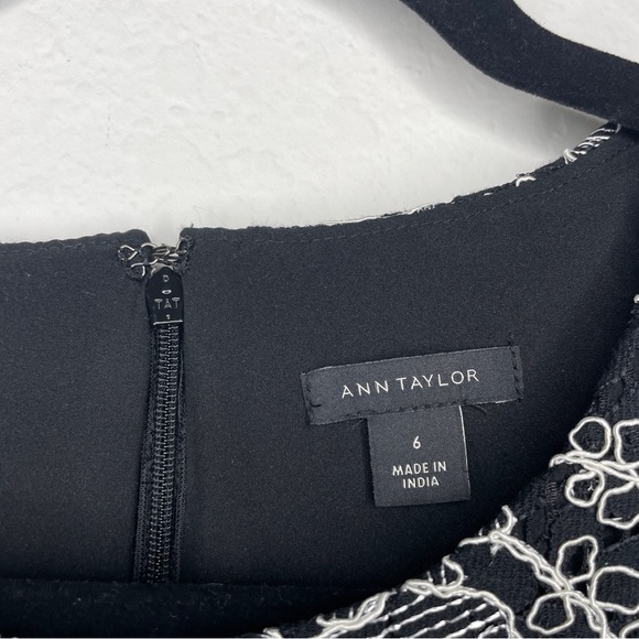 Ann Taylor Contrast Floral Lace Shift Dress Size 6 Flutter Sleeves - Picture 7 of 8